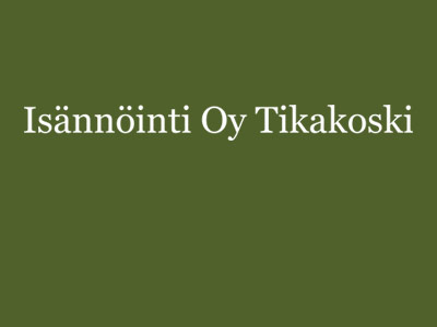 Isännöinti Oy Tikakosken valkoinen logoteksti vihreällä taustalla